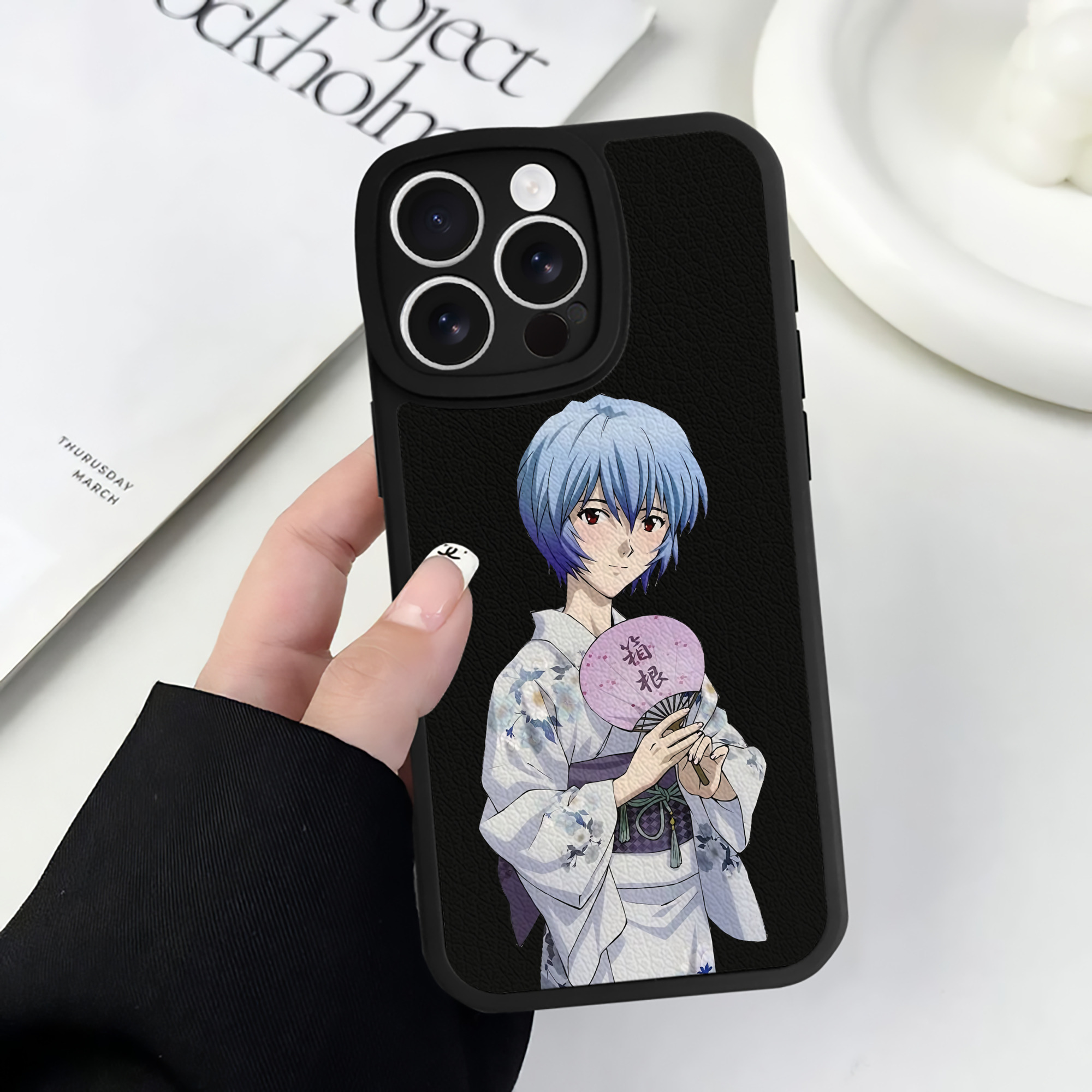 （画像用） EVA 新世紀エヴァンゲリオン 【iPhone 16シリーズ対応】シリコンスマホケース（レザー調） 材質：シリコン
